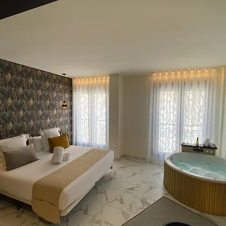 Reina Victoria La Plaza Apartment *