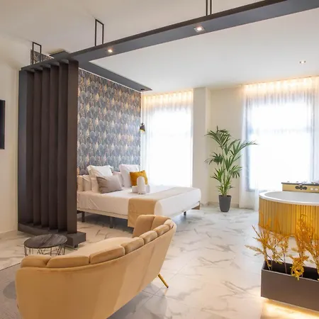 Reina Victoria La Plaza Apartment