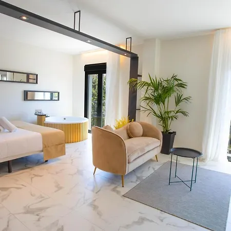 Reina Victoria La Plaza