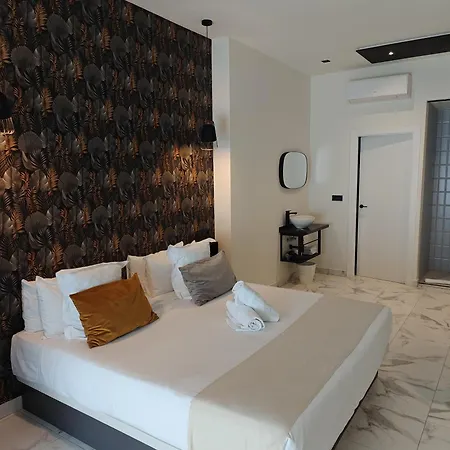 Reina Victoria La Plaza